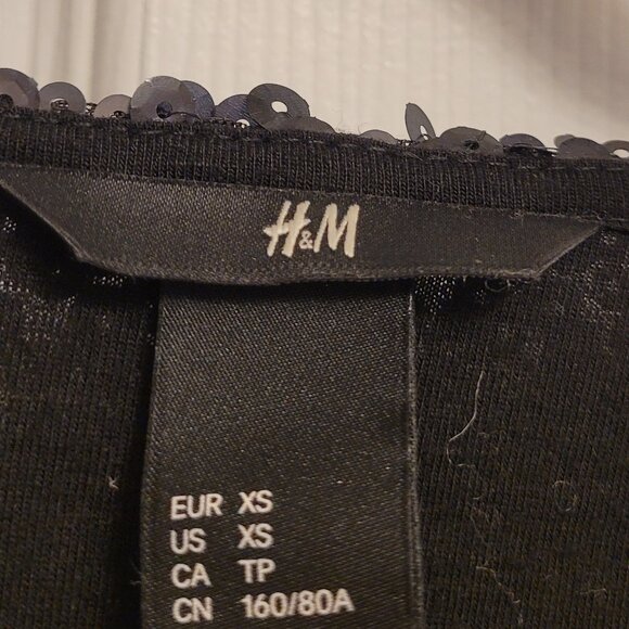 🎉NWT🎉H&M Black Sequenced Short-Sleeved Top - Picture 3 of 5